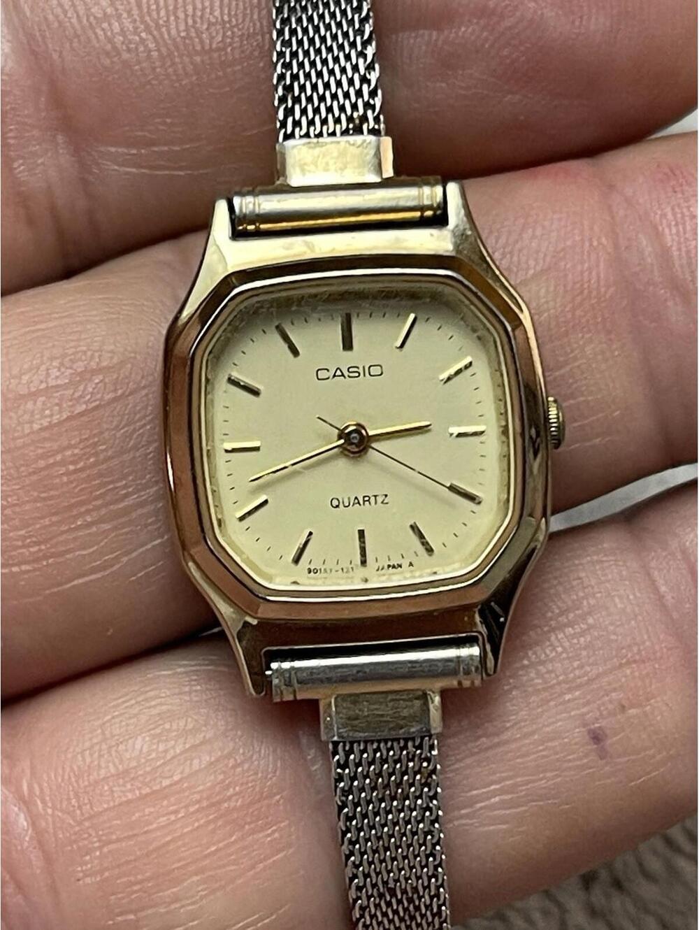 Casio Watch Women 22mm Gold Dial Gold Tone Octagon LQ-312G (Parts/repair ) - Picture 8 of 8